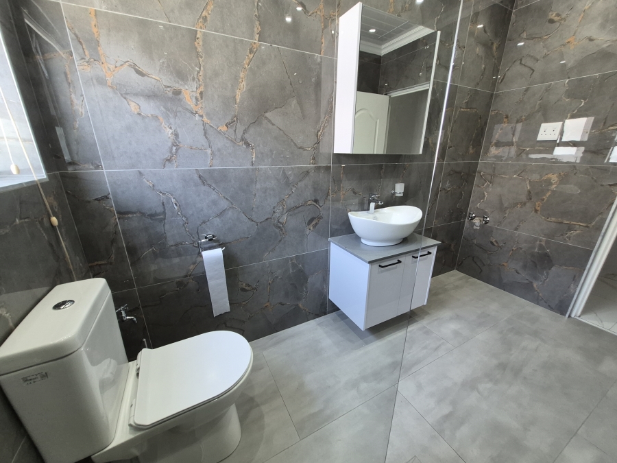 To Let 3 Bedroom Property for Rent in Rylands Western Cape